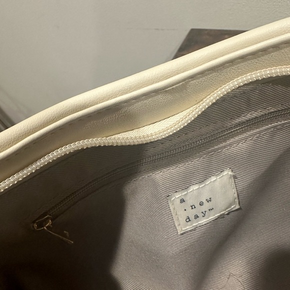 Off white shoulder bag - Picture 8 of 9